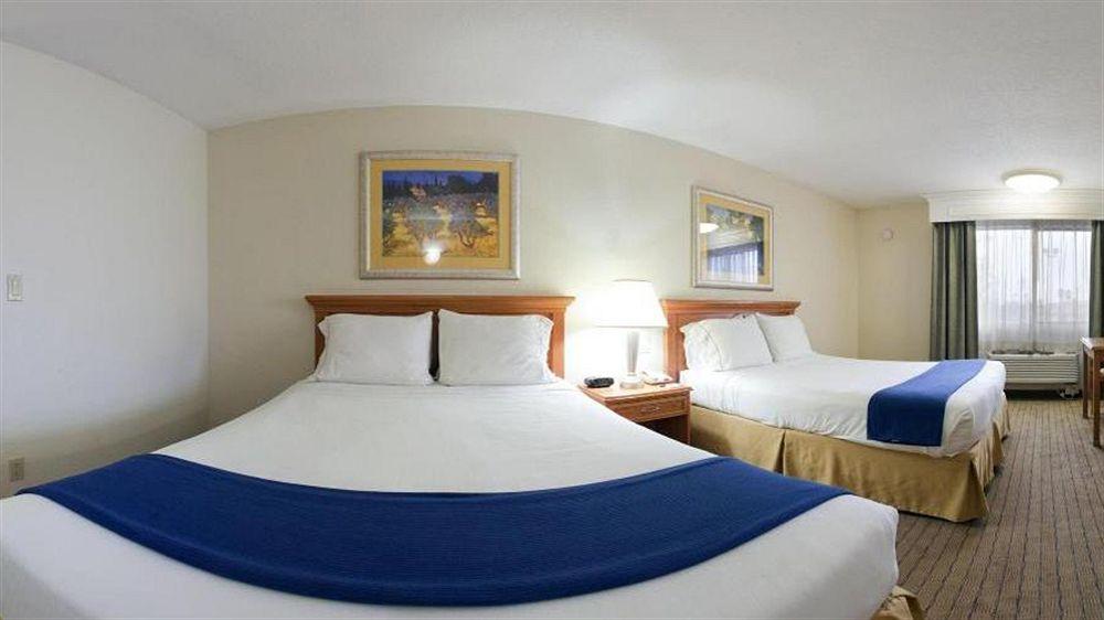 Holiday Inn Express Corning By Ihg Exteriör bild