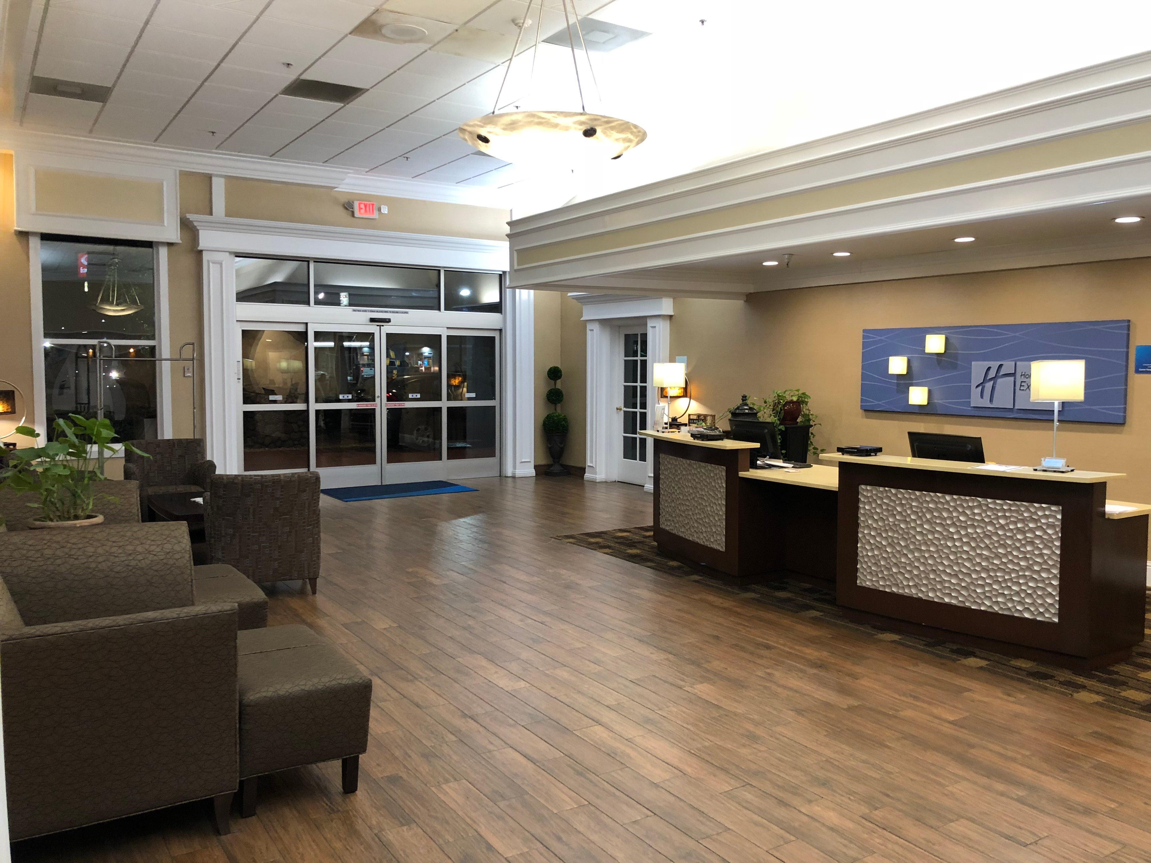 Holiday Inn Express Corning By Ihg Exteriör bild
